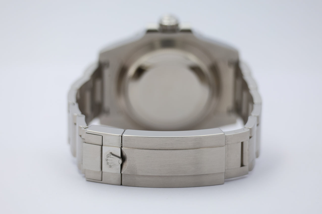 Rolex Submariner Date "Hulk" 40mm Automatik Ungetragen 116610LV Box + og. Papiere