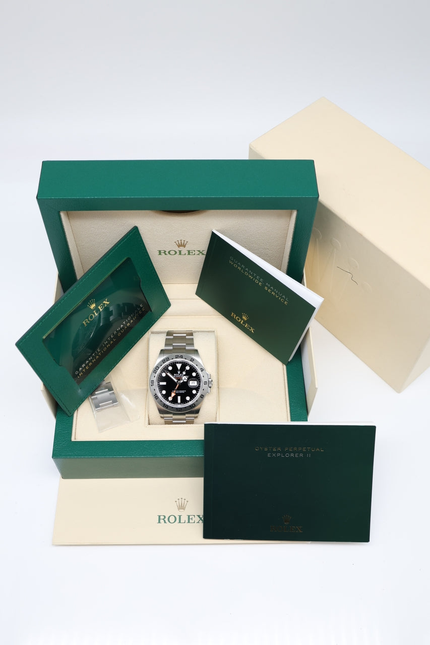 Rolex Explorer II Automatik Herrenuhr Schwarz 226570 - Papiere und oder Lieferumfang