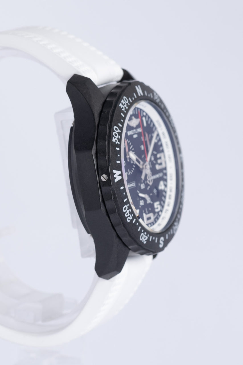Breitling Endurance Pro 38mm Quarz "Air Asia" Weiß X83310 - Detailansicht 1