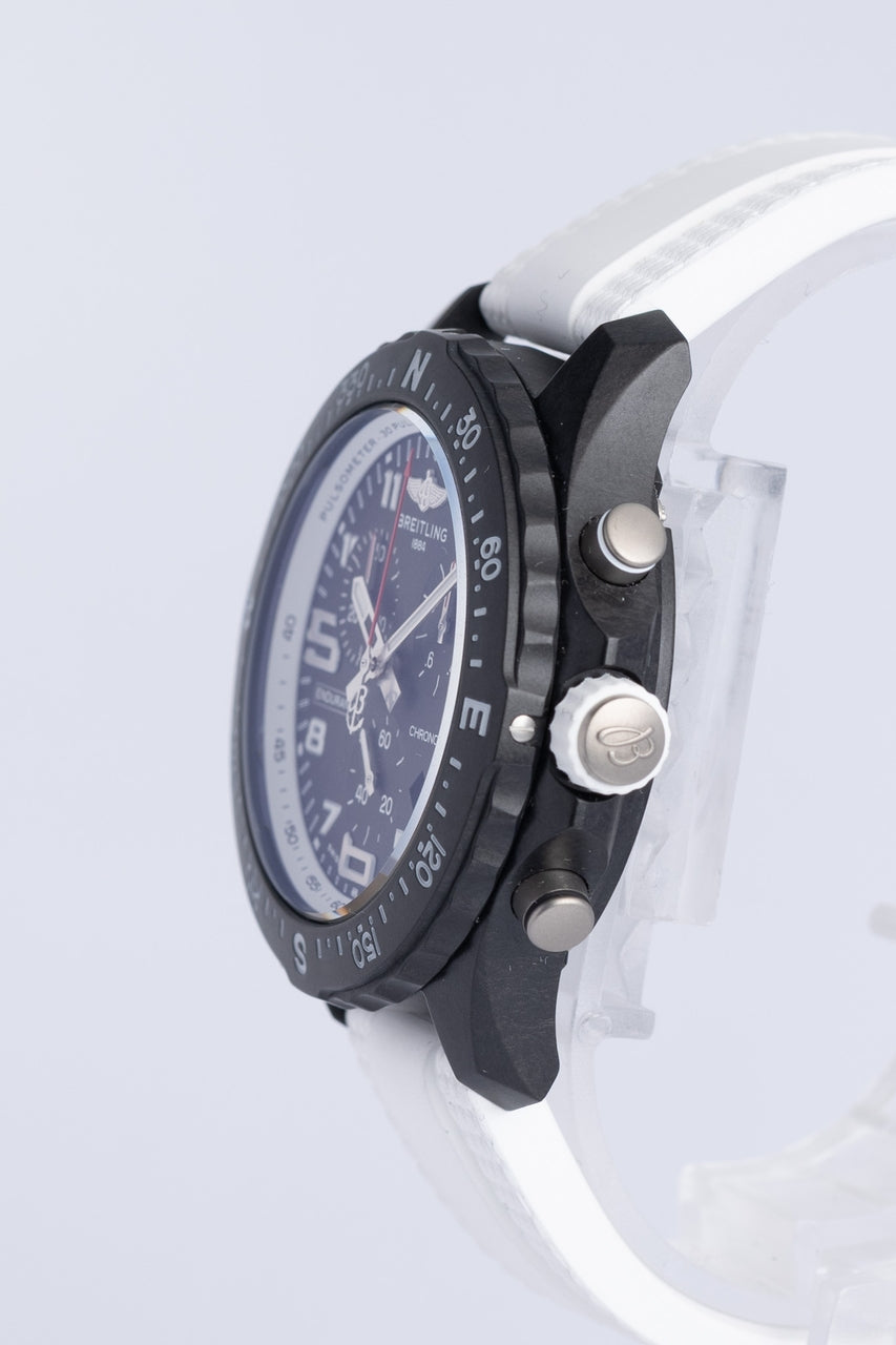 Breitling Endurance Pro 38mm Quarz "Air Asia" Weiß X83310 - Detailansicht 2