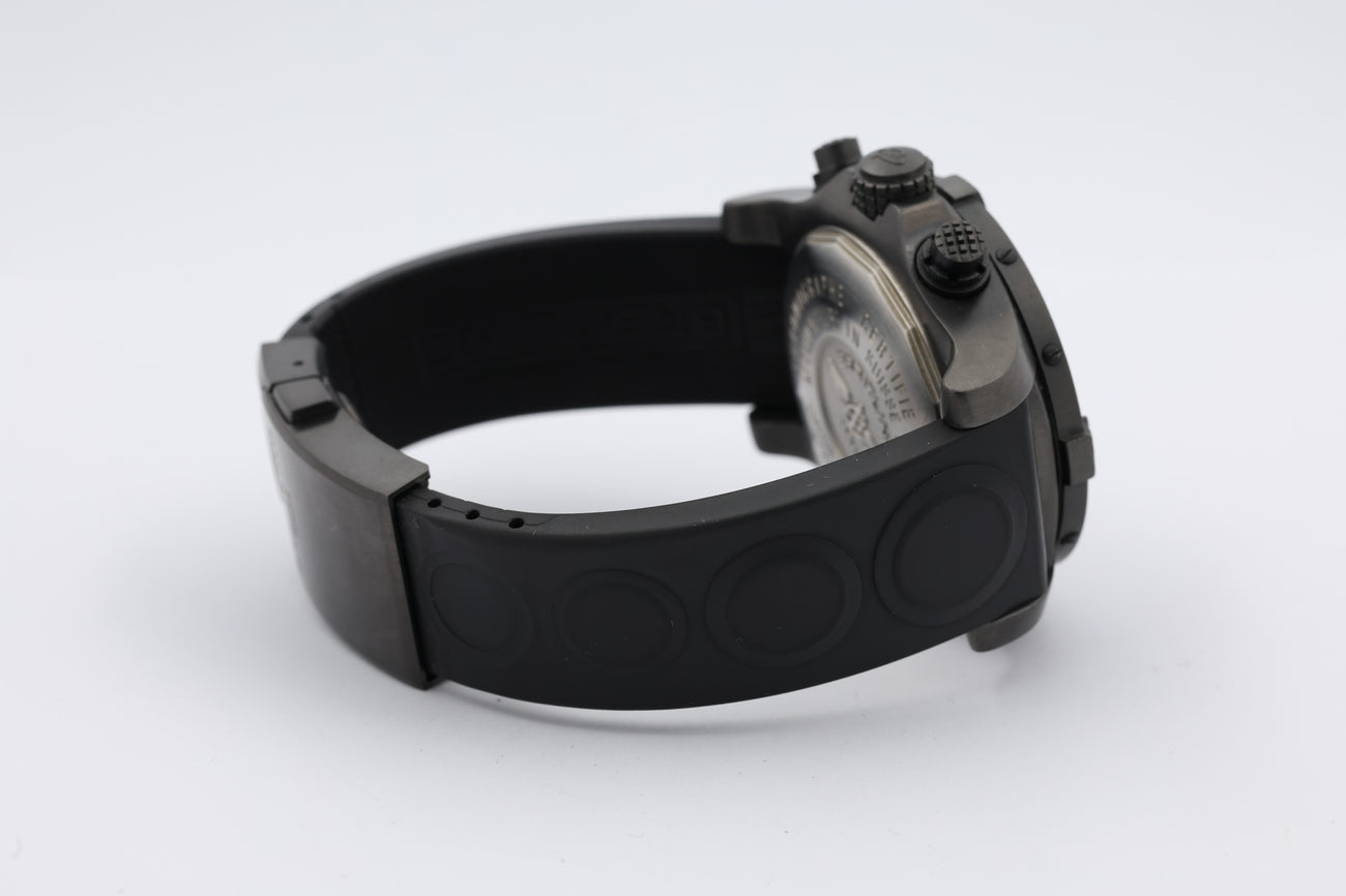 Breitling Avenger Skyland Black 45mm Limitiert M13380 - Detailansicht 6