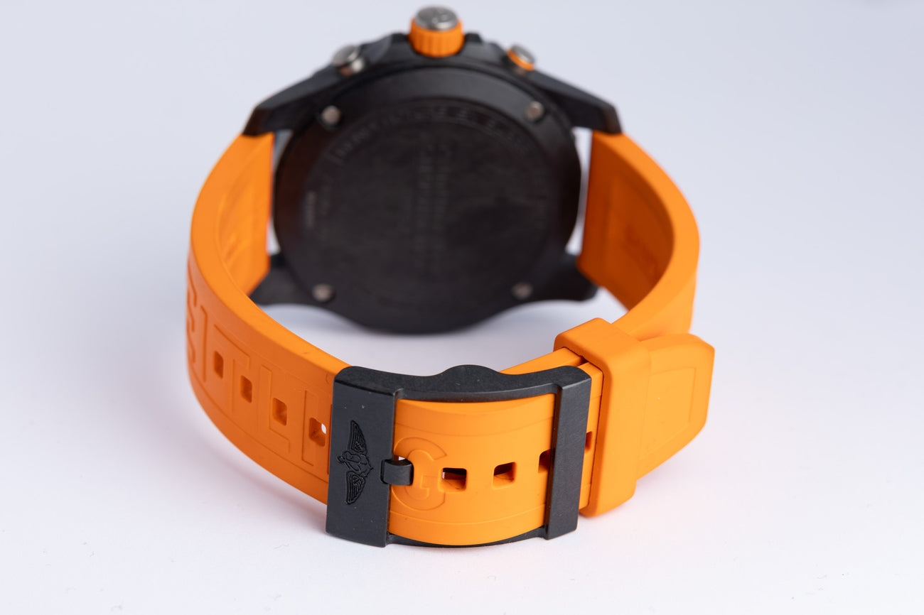 Breitling Endurance Pro Quarz Herrenuhr 44mm Orange X82310 - Detailansicht 7