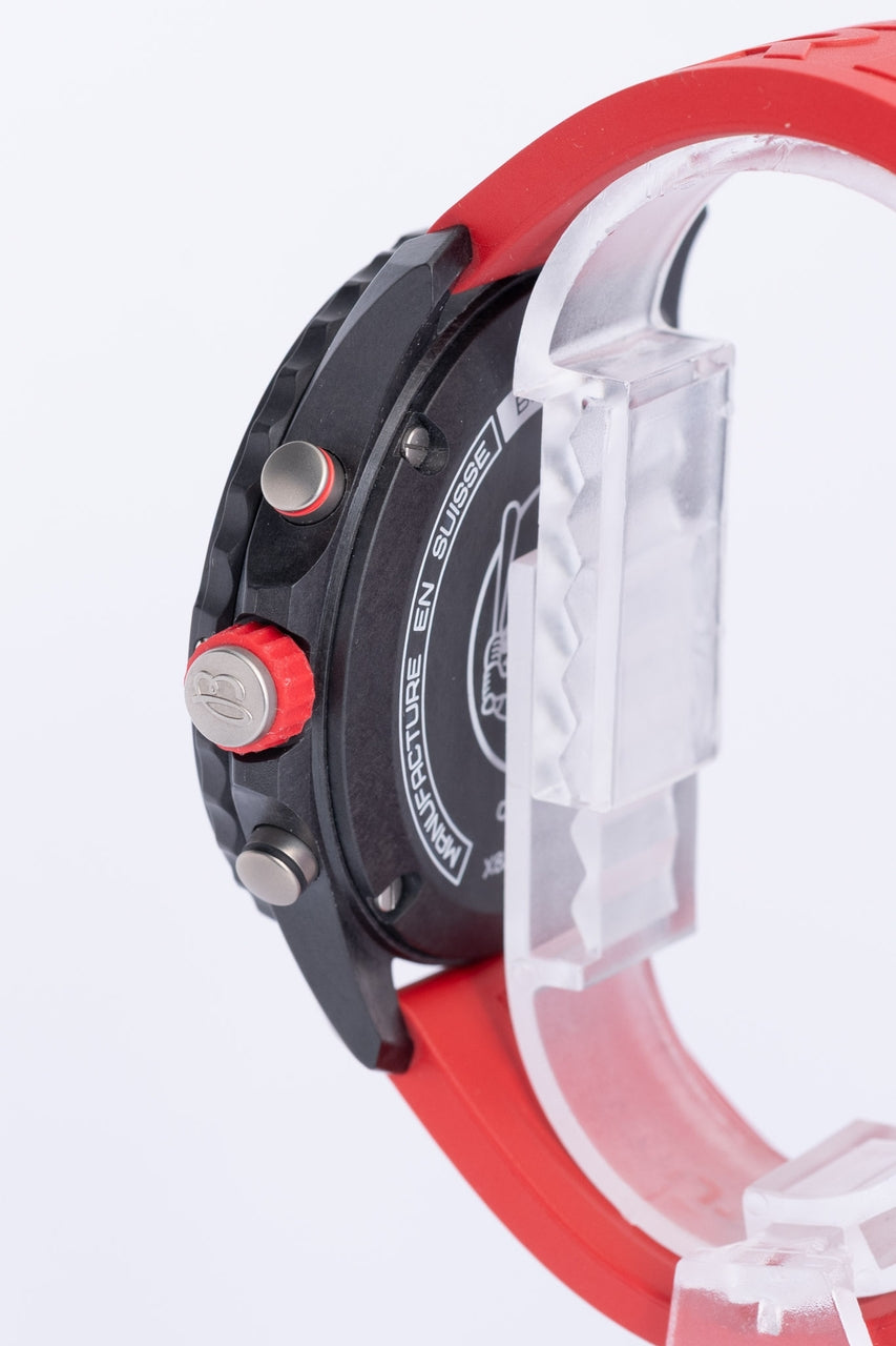 Breitling Endurance Pro "Hiroshima Carp Limited Edition" Quarz Herrenuhr 44mm  X82310 - Detailansicht 4
