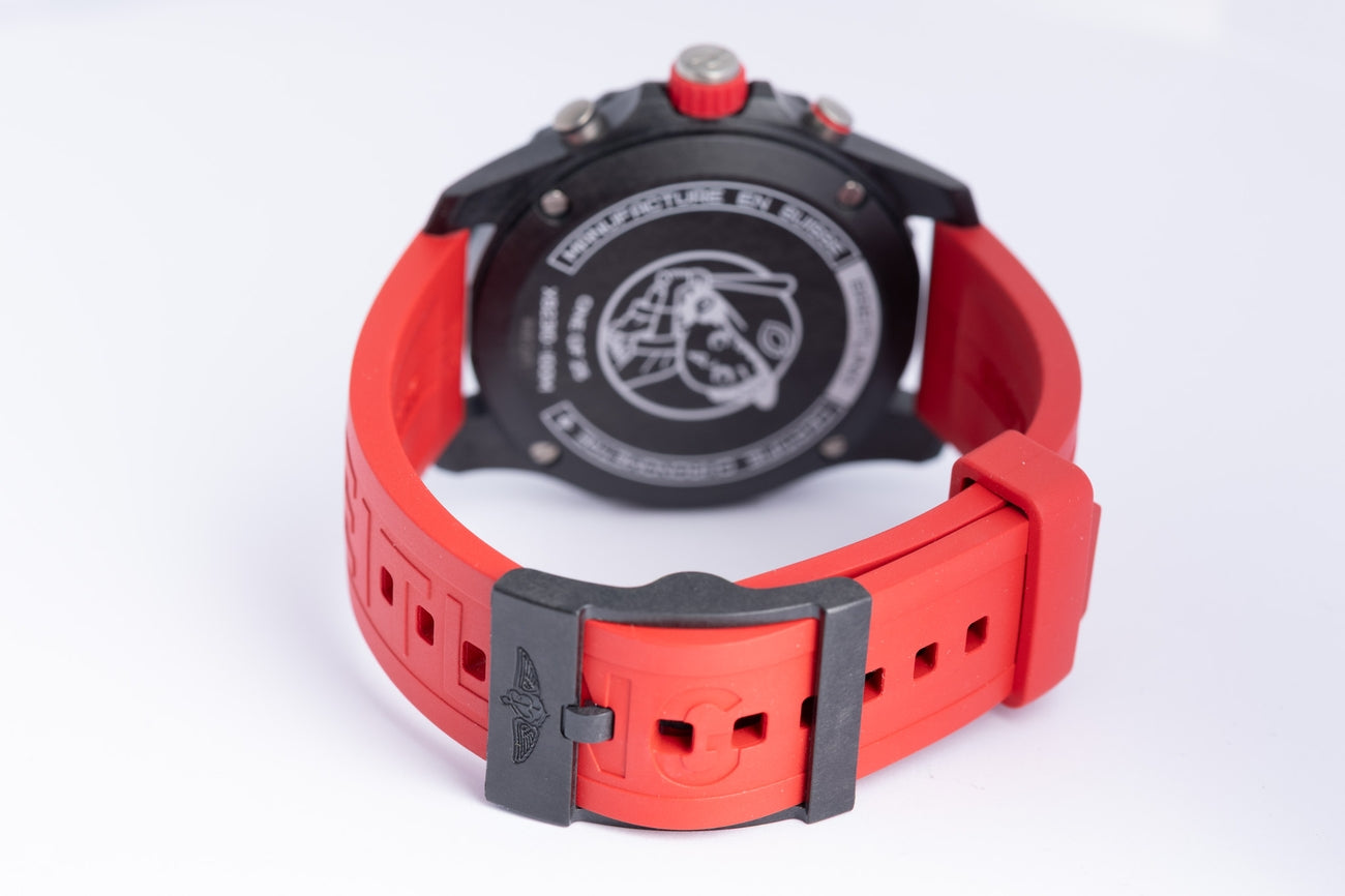 Breitling Endurance Pro "Hiroshima Carp Limited Edition" Quarz Herrenuhr 44mm  X82310 - Detailansicht 7