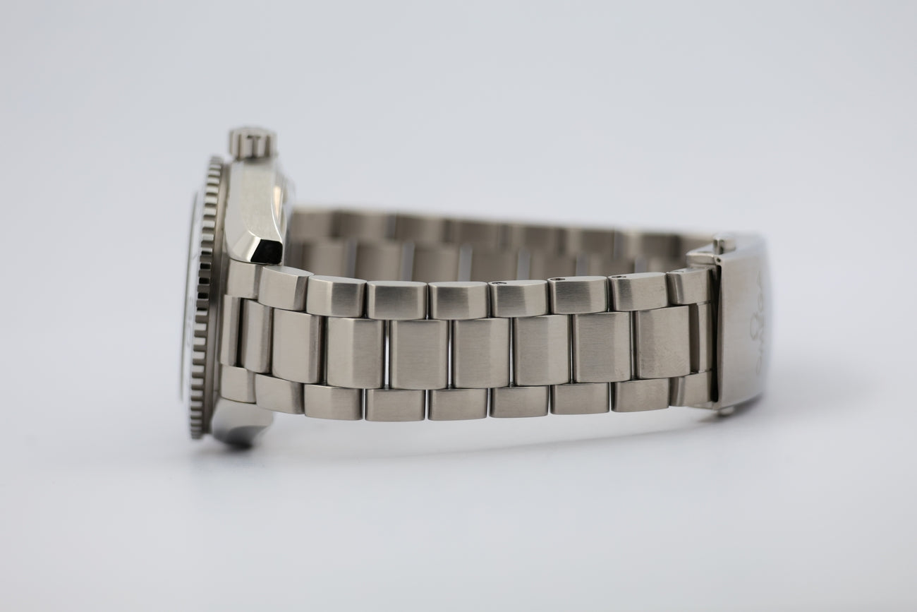 Omega Seamaster Planet Ocean  39,5mm Automatik  21530402004001 - Detailansicht 5