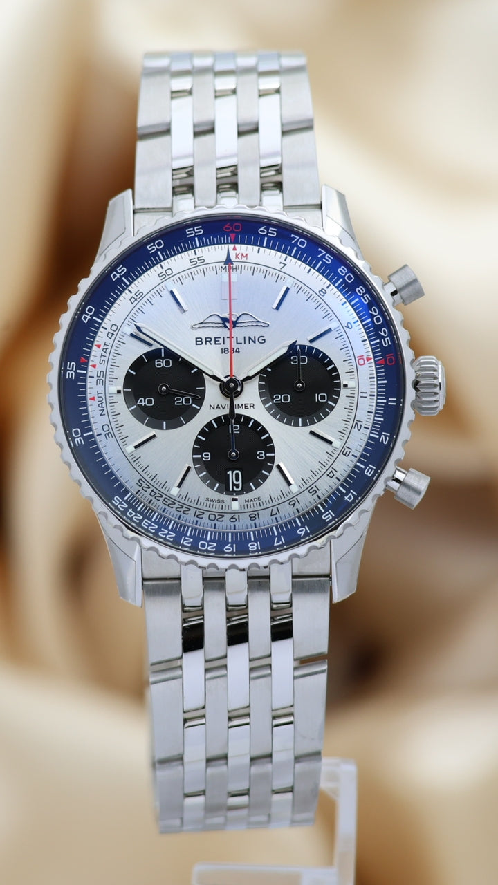 Breitling Navitimer 1 B01 Chronograph Silber 43mm AB0138 - Thumbnail