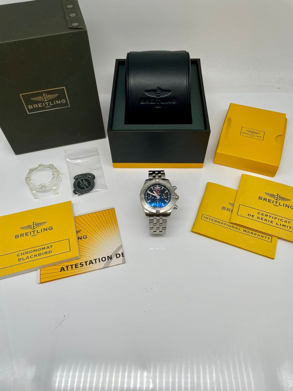 Breitling Chronomat Blackbird Limited Edition 42mm Automatik  A44360 - Papiere und oder Lieferumfang