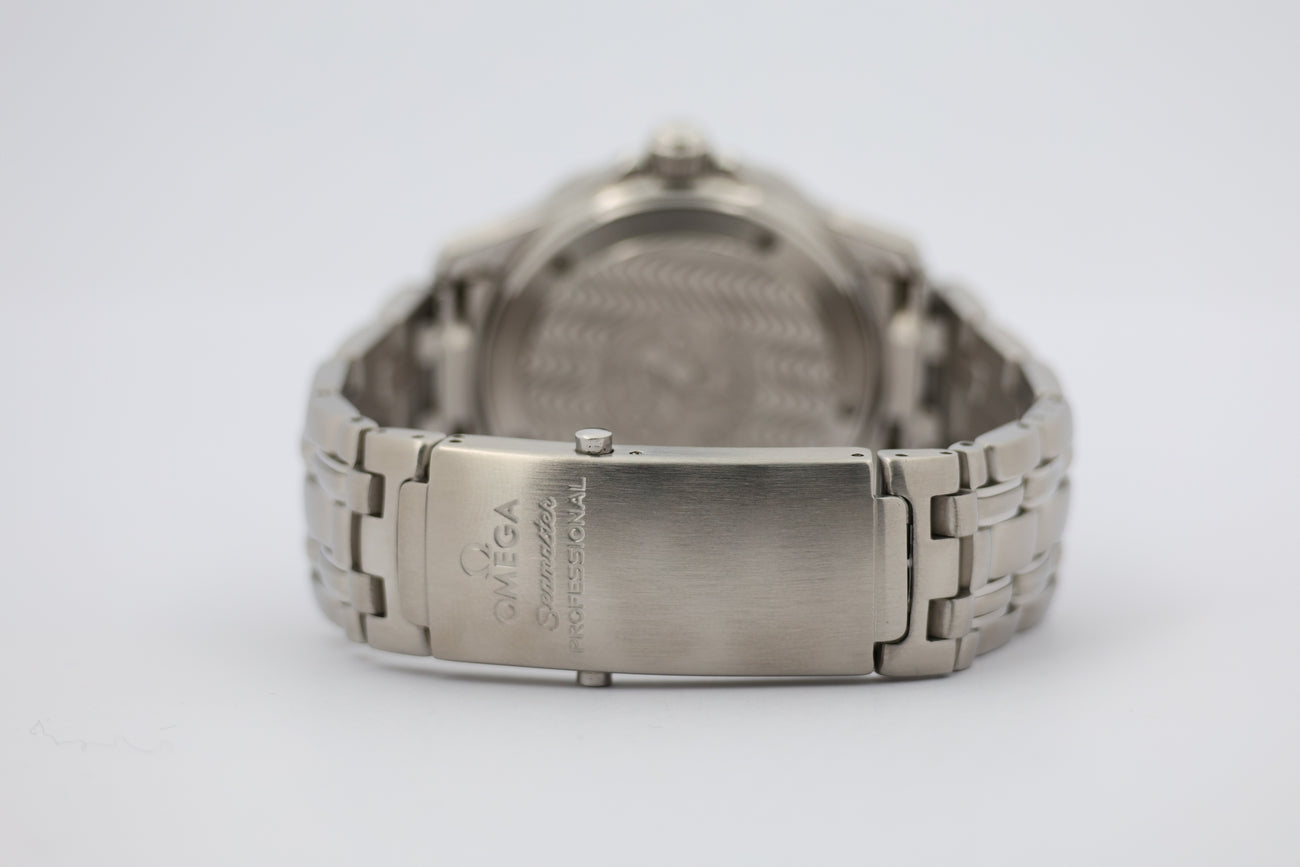 Omega Seamaster Diver 300m Quarz 36mm 25618000 - Detailansicht 5