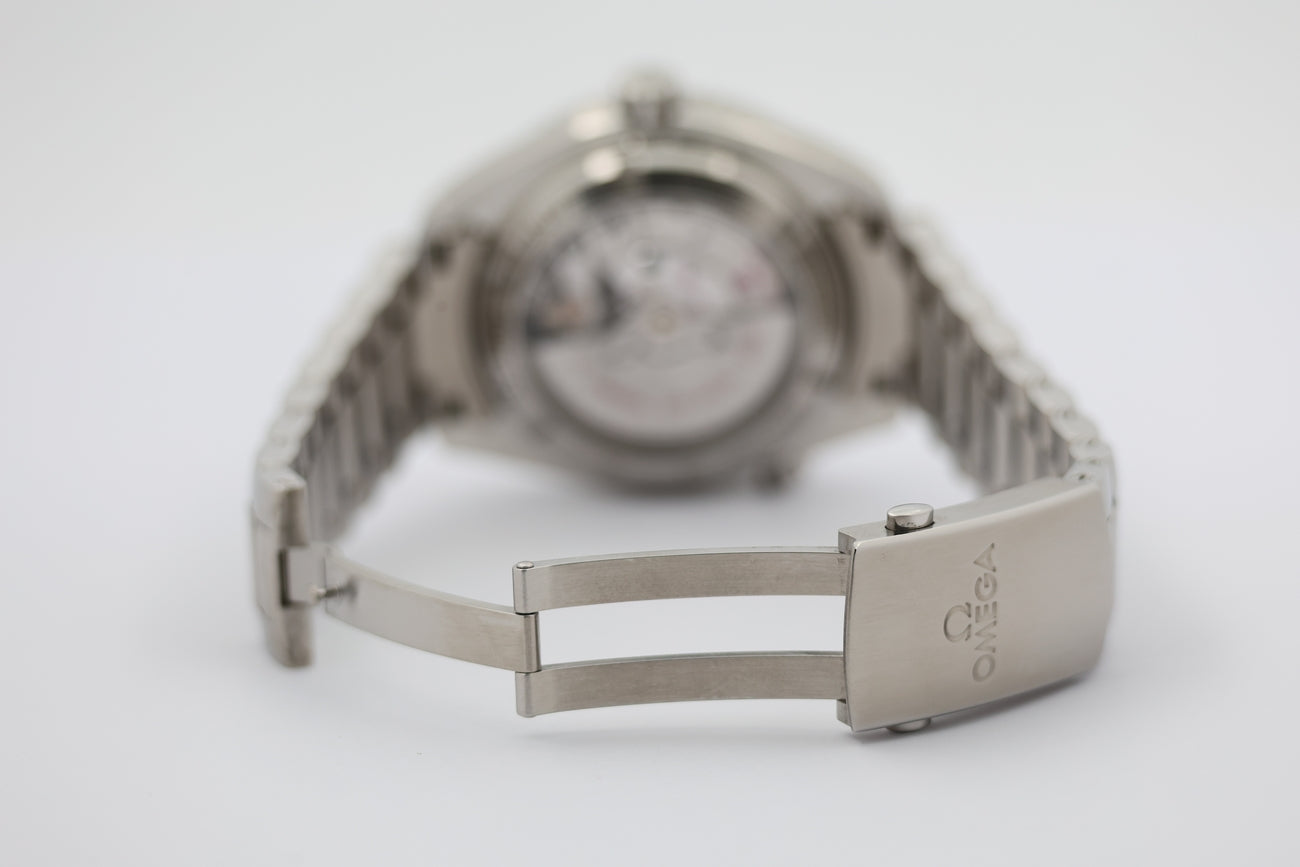 Omega Seamaster Planet Ocean Automatik 42mm 23230422101001 - Detailansicht 6