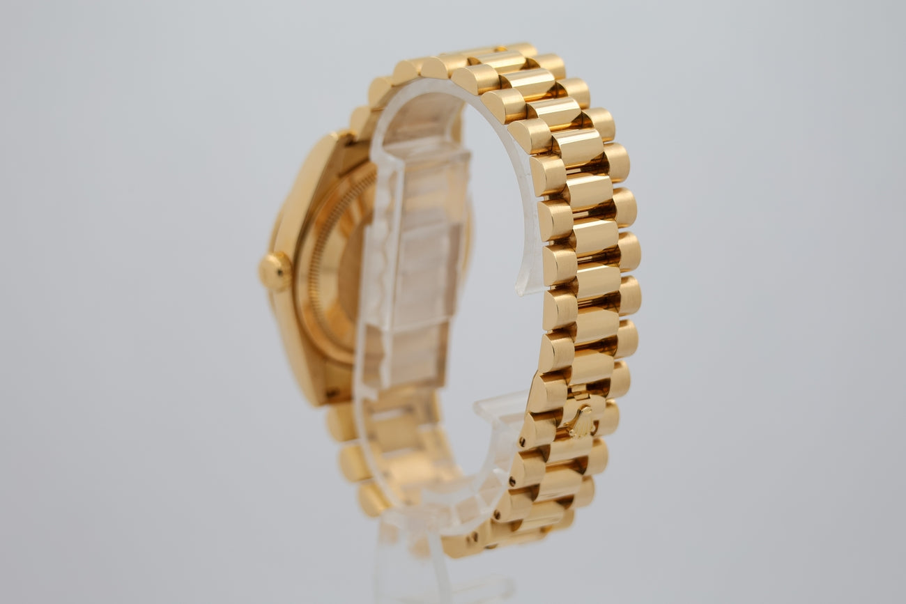 Rolex Day-Date 36 Automatik Herrenuhr Diamond-Dial 118238 - Detail view 2