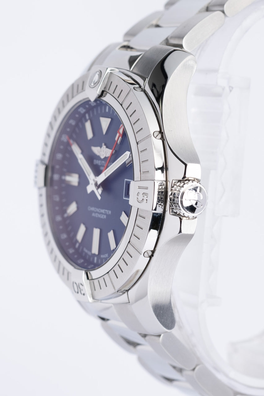 Breitling Avenger GMT 45mm Automatik A32395 - Detailansicht 2