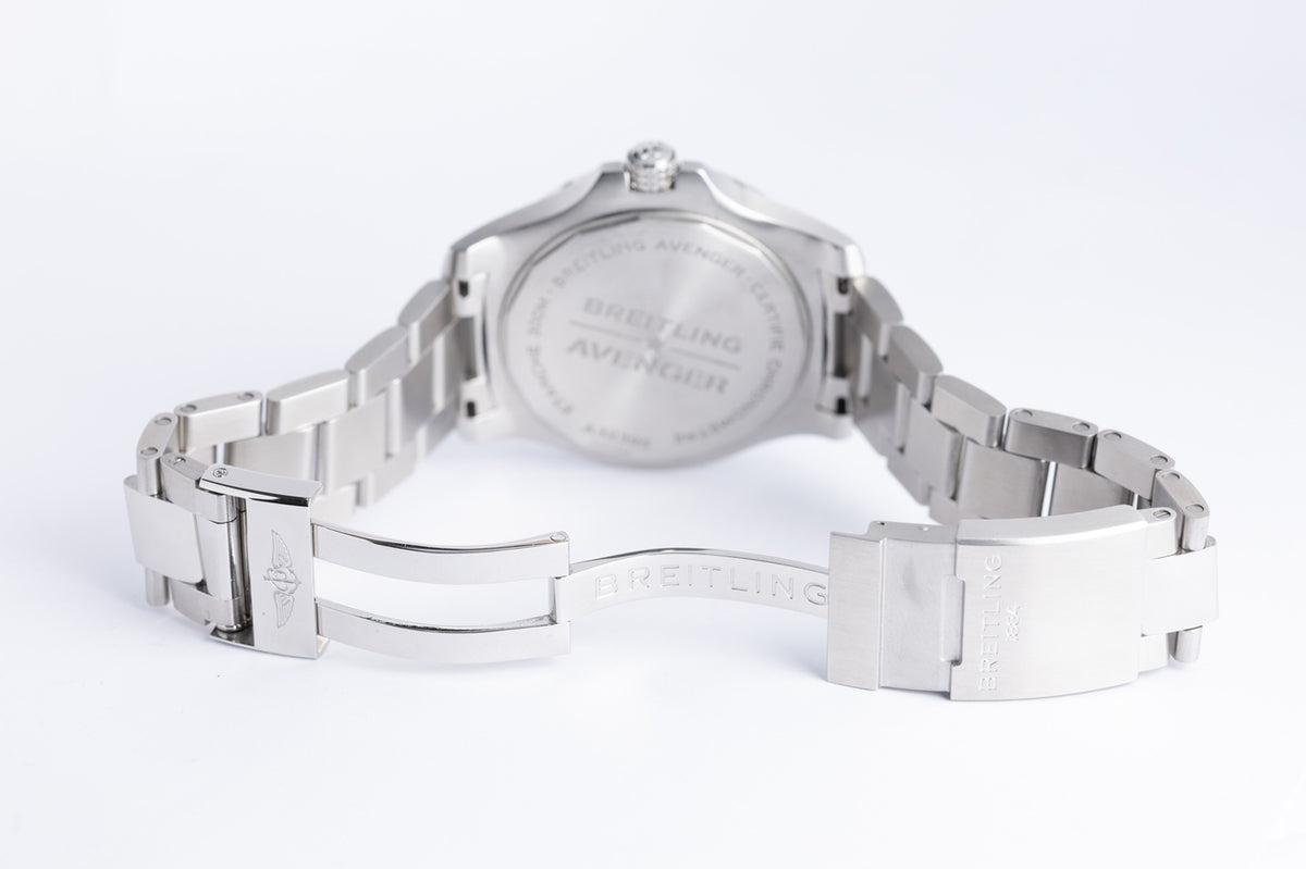 Breitling Avenger GMT 45mm Automatik A32395 - Detailansicht 8