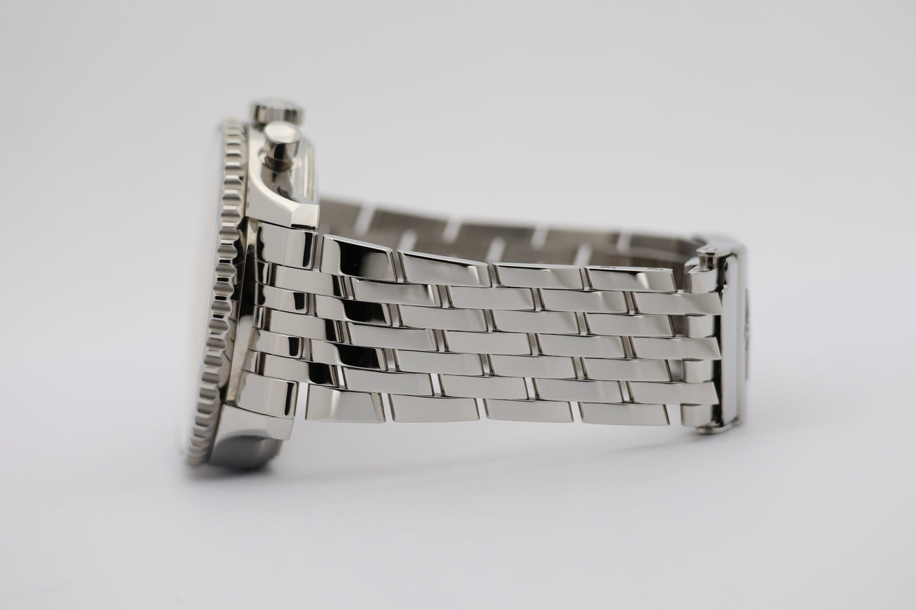 Breitling Navitimer 1 B01 Chronograph 46mm Automatik  AB0127 - Detailansicht 3