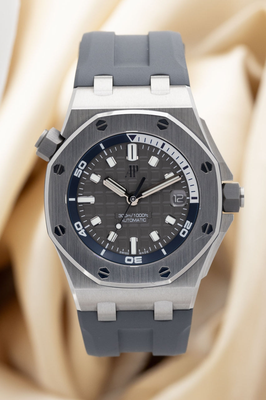 Audemars Piguet Royal Oak Offshore Diver 42mm Grau 15720STOOA009CA01 - Thumbnail