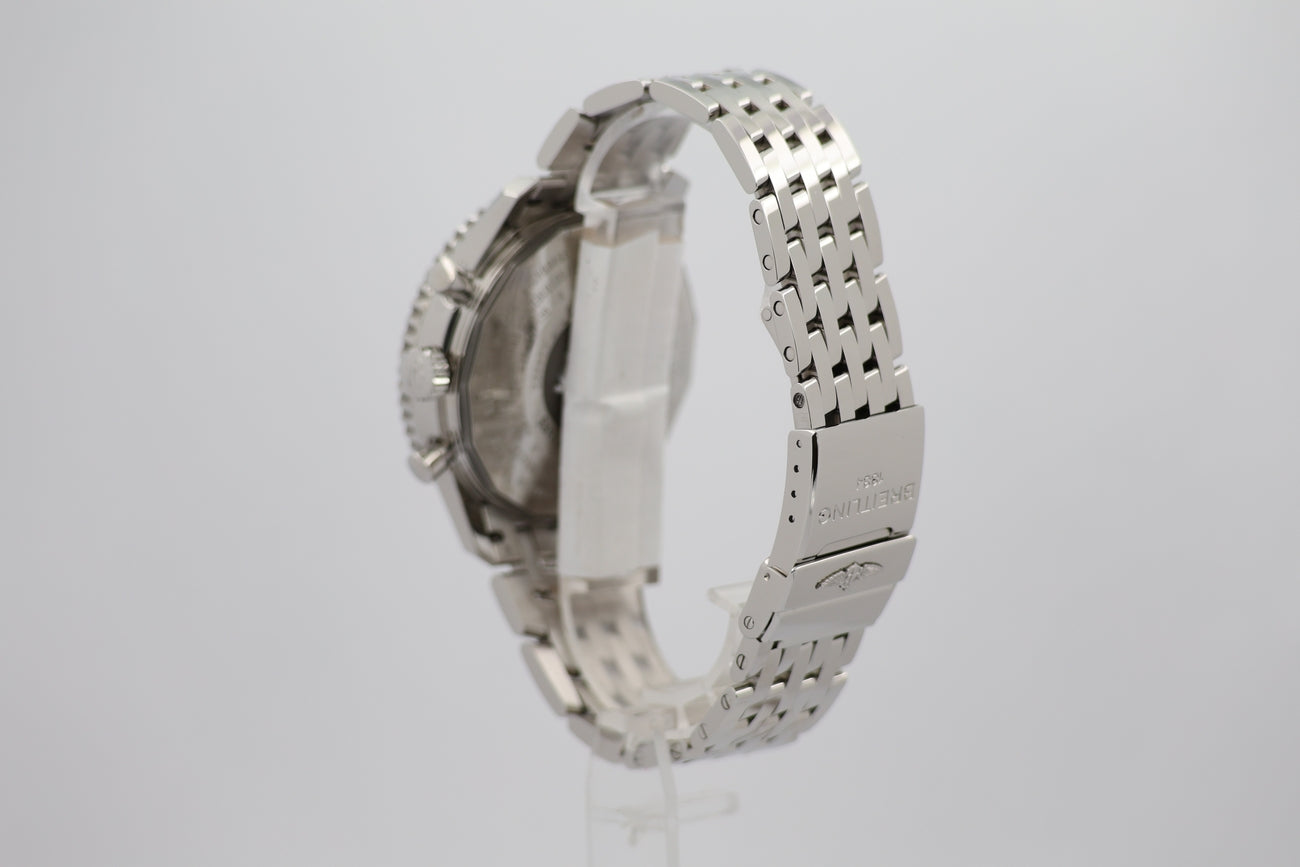 Breitling Navitimer World GMT 46mm Automatik Herrenuhr  A24322 - Detailansicht 1