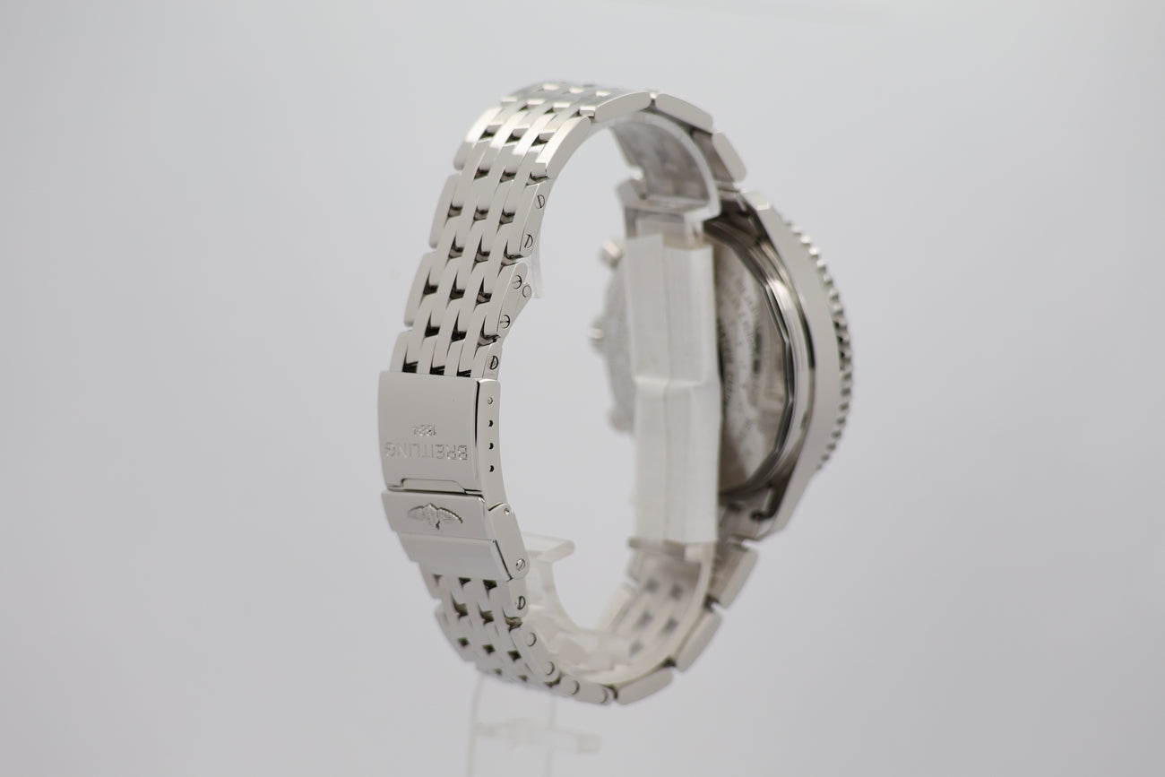 Breitling Navitimer World GMT 46mm Automatik Herrenuhr  A24322 - Detailansicht 2