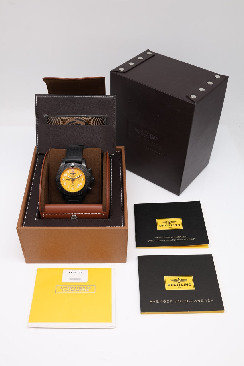Breitling Avenger Hurricane Gelb Breitlight  XB0180 - Papiere und oder Lieferumfang