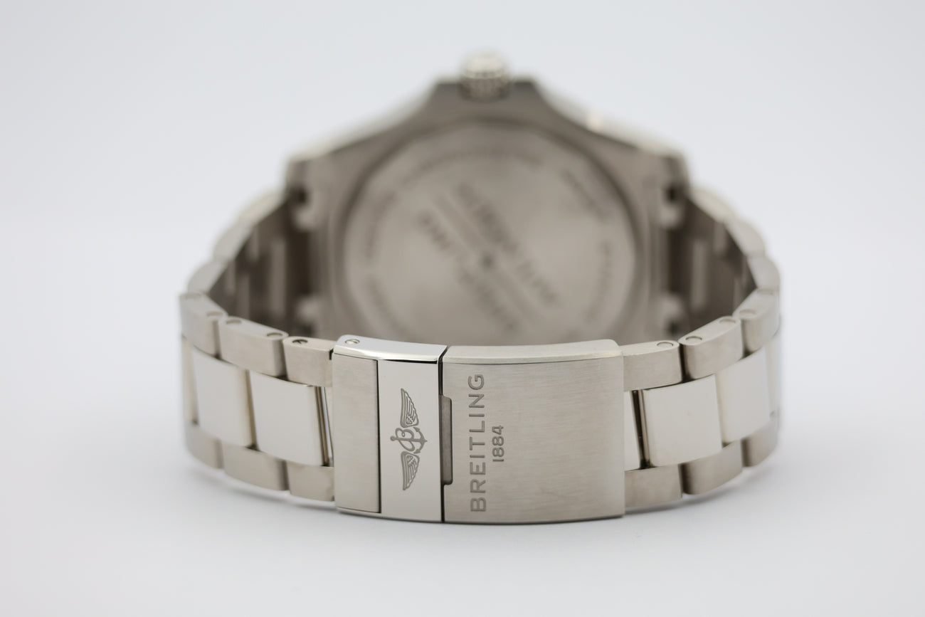 Breitling Avenger GMT 45mm Automatik A32395 - Detail view 5