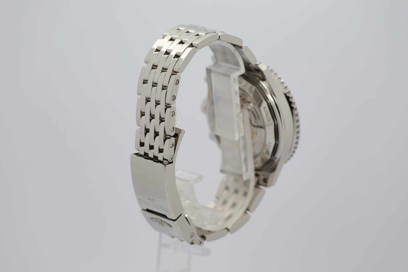 Breitling Navitimer B01 Chronograph 43mm Automatik AB0121 - Detail view 1