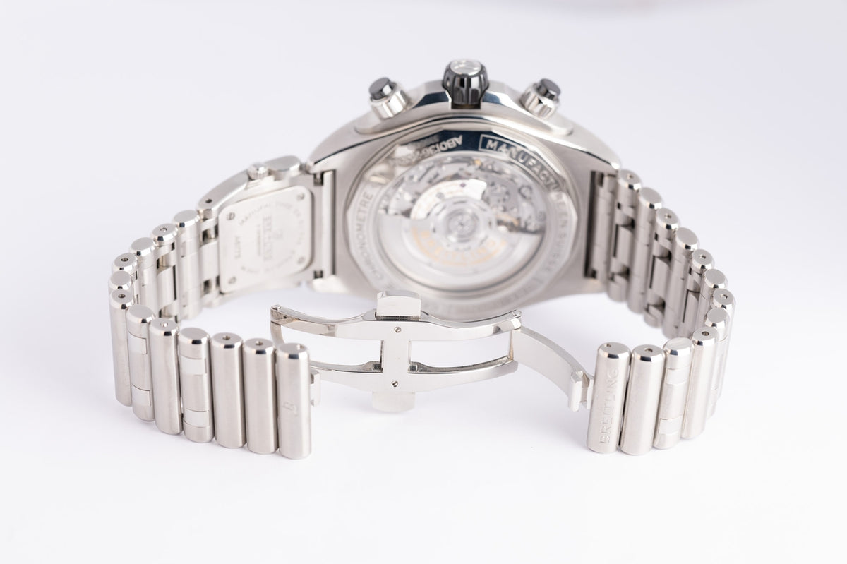 Breitling Super Chronomat B01 44mm mit UTC AB0136251B1A2 - Detailansicht 9