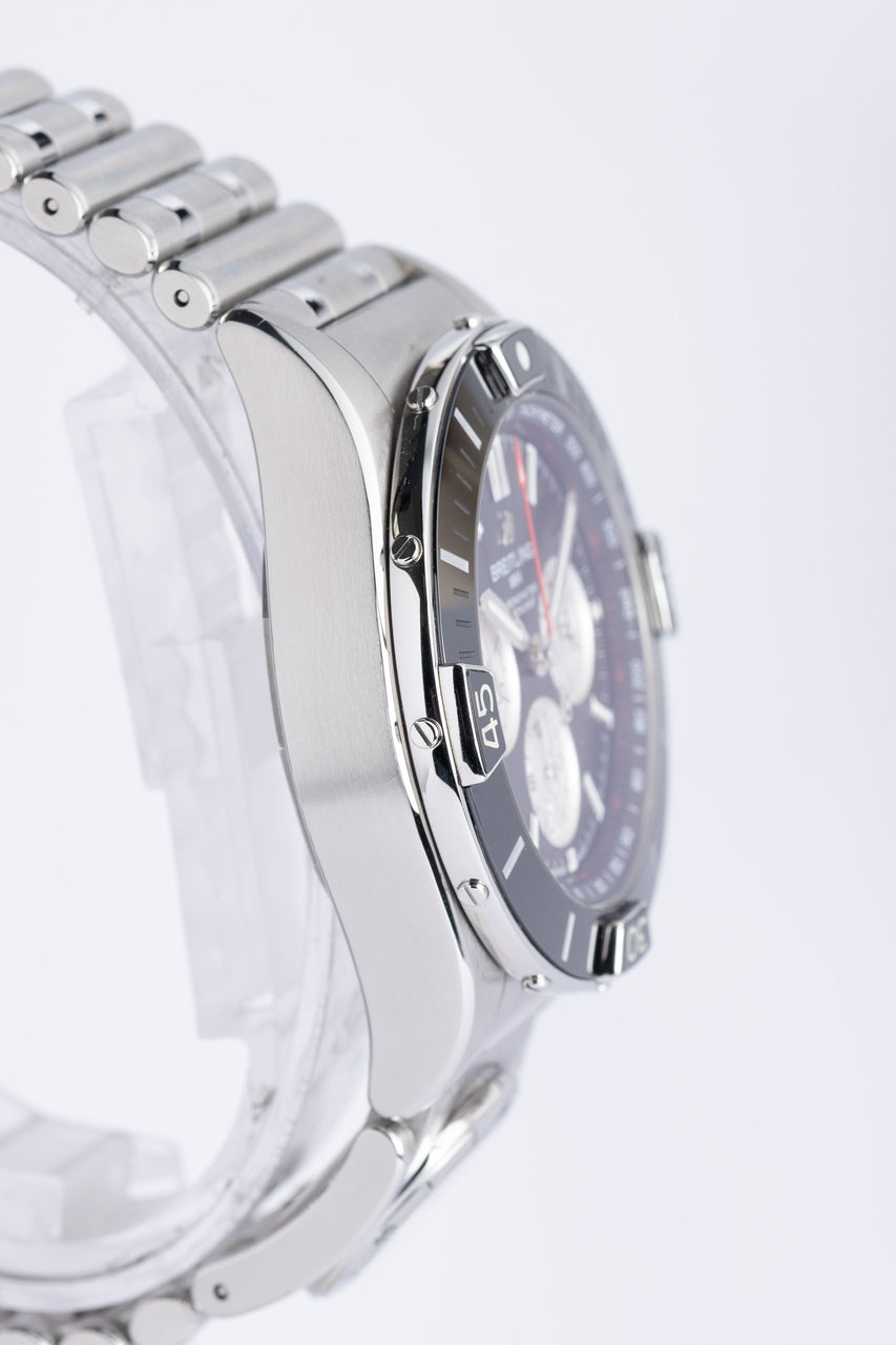 Breitling Super Chronomat B01 44mm mit UTC AB0136251B1A2 - Detailansicht 1
