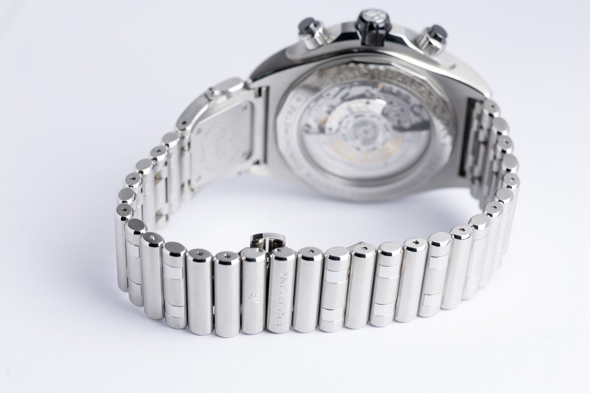 Breitling Super Chronomat B01 44mm mit UTC AB0136251B1A2 - Detailansicht 7