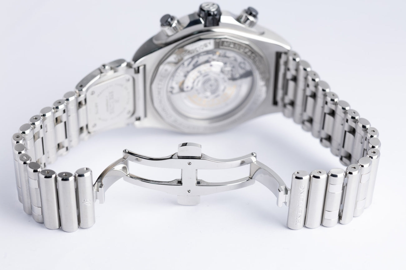 Breitling Super Chronomat B01 44mm mit UTC AB0136251B1A2 - Detailansicht 8