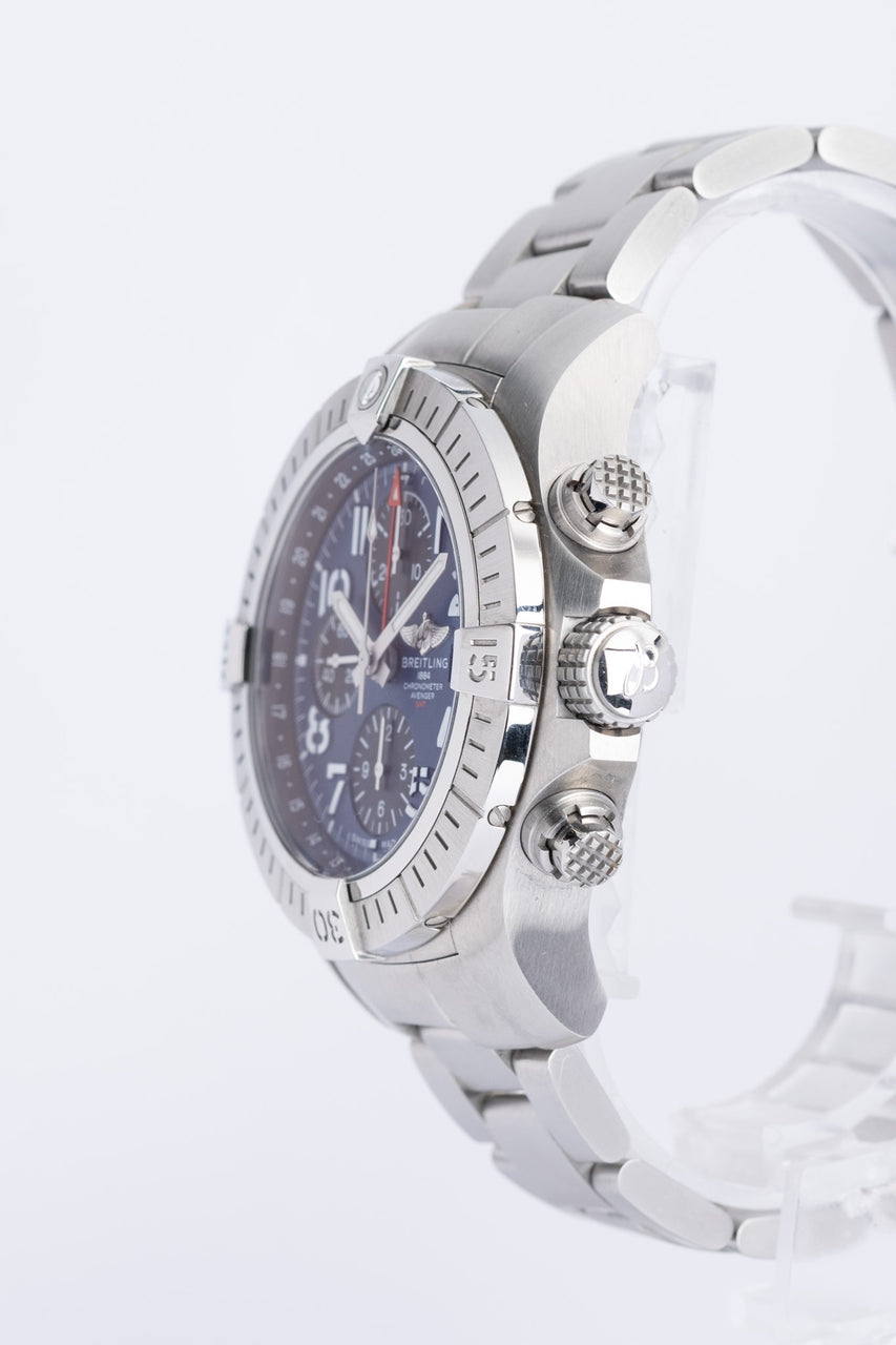 Breitling Avenger Chronograph  GMT 45mm  A24315 - Detailansicht 2