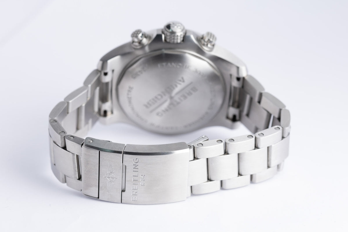 Breitling Avenger Chronograph  GMT 45mm  A24315 - Detailansicht 7