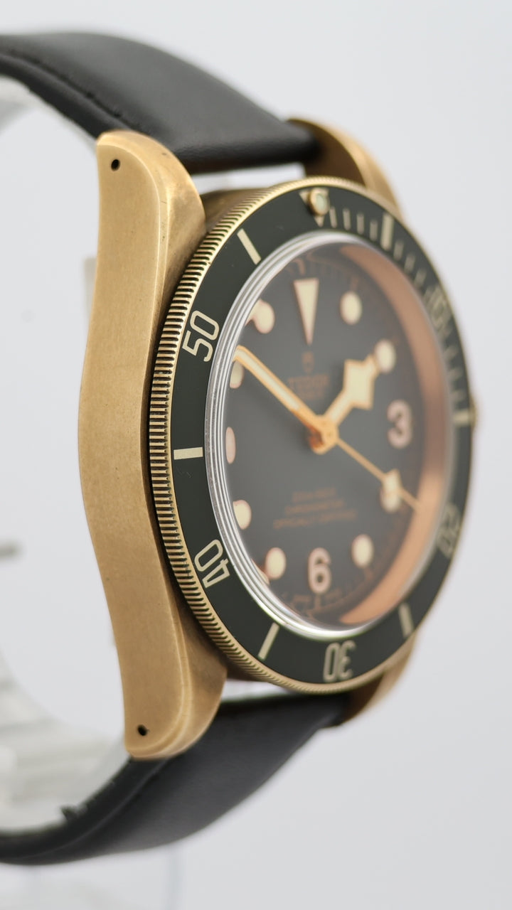 Tudor Black Bay Bronze Heritage 43mm 79250BA - Detail view 7