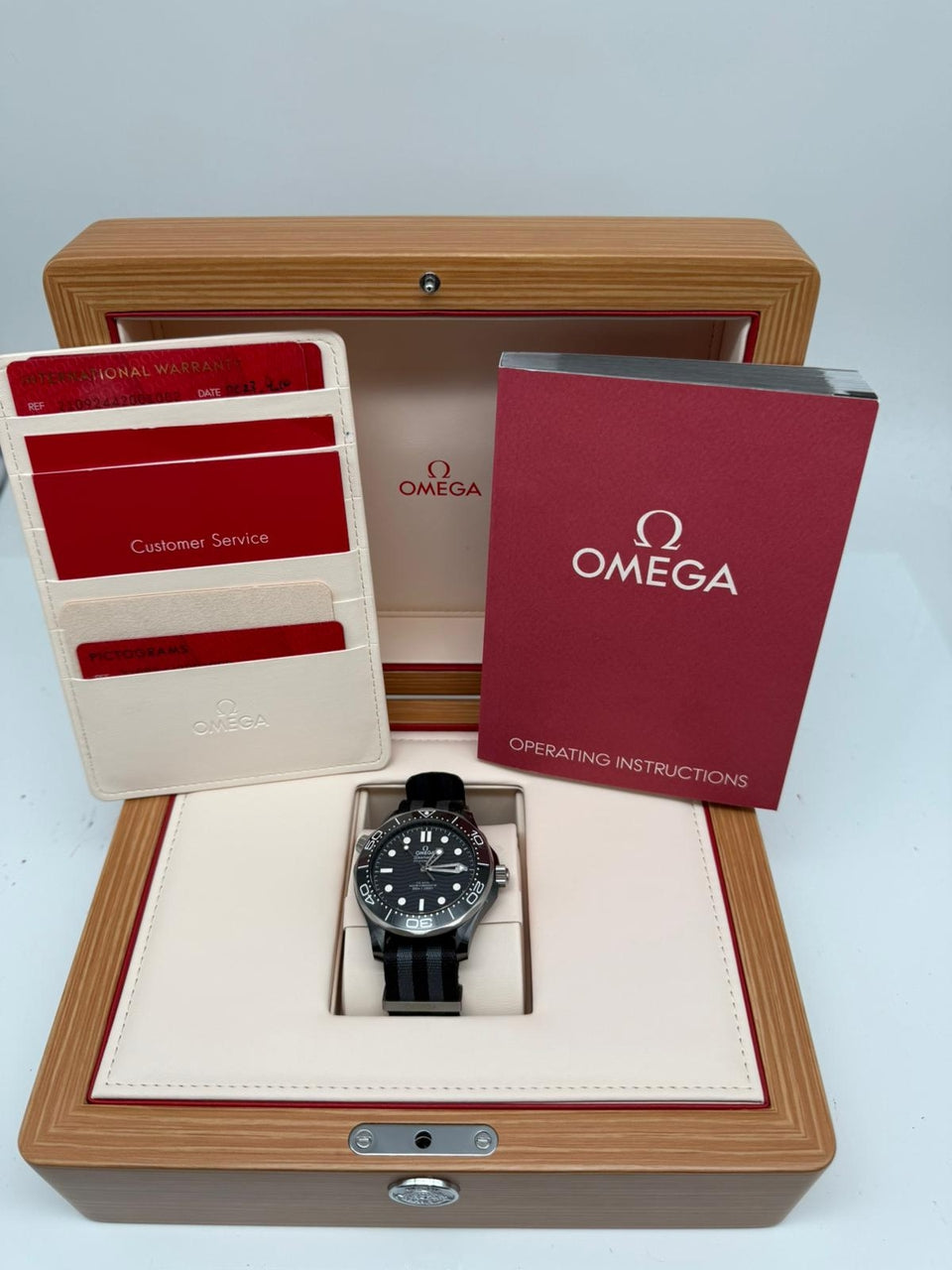 Omega Seamaster Diver 300M 43,5mm Automatik  21092442001002 - Papers and documentation