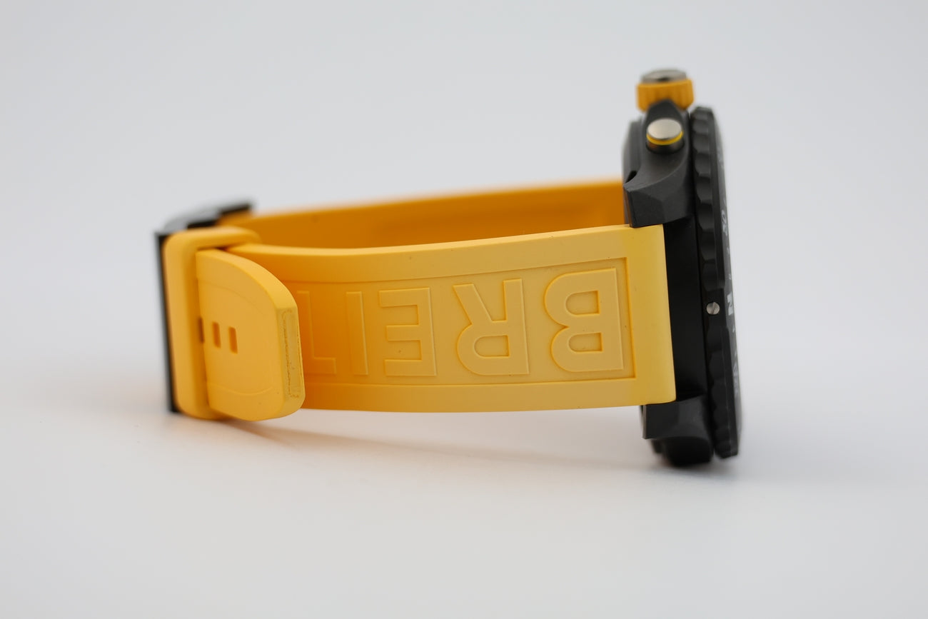 Breitling Endurance Pro 44mm Quarz  X82310 - Detail view 4