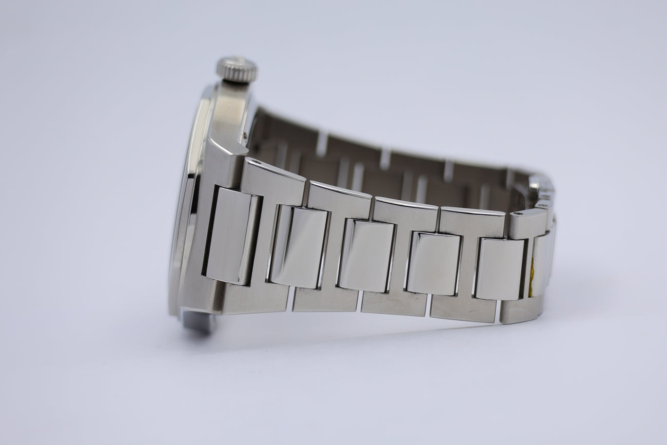 Girard Perregaux Laureato 42mm Automatik  81010113153-1CM Box + og. Papiere
