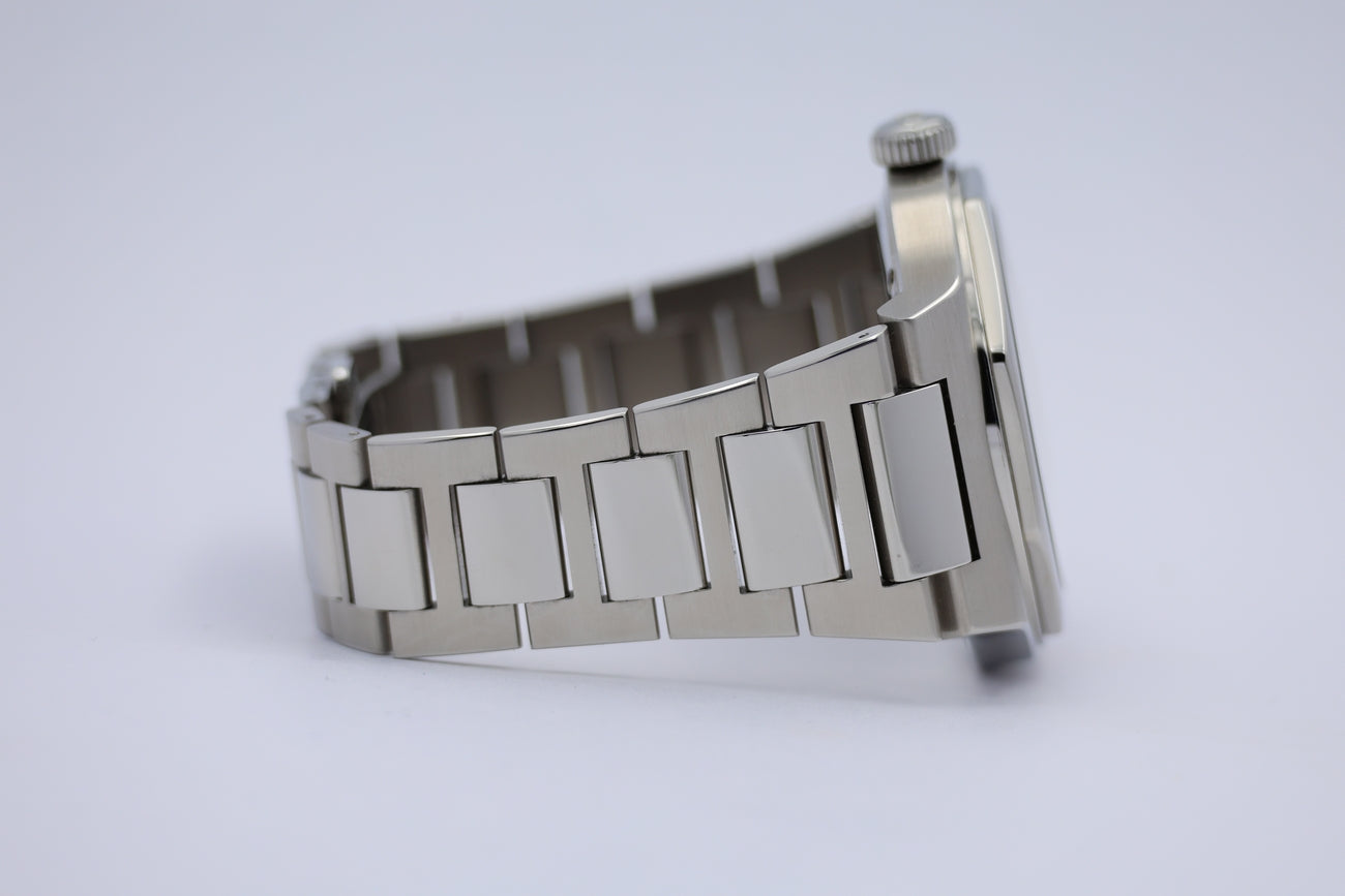 Girard Perregaux Laureato 42mm Automatik  81010113153-1CM Box + og. Papiere