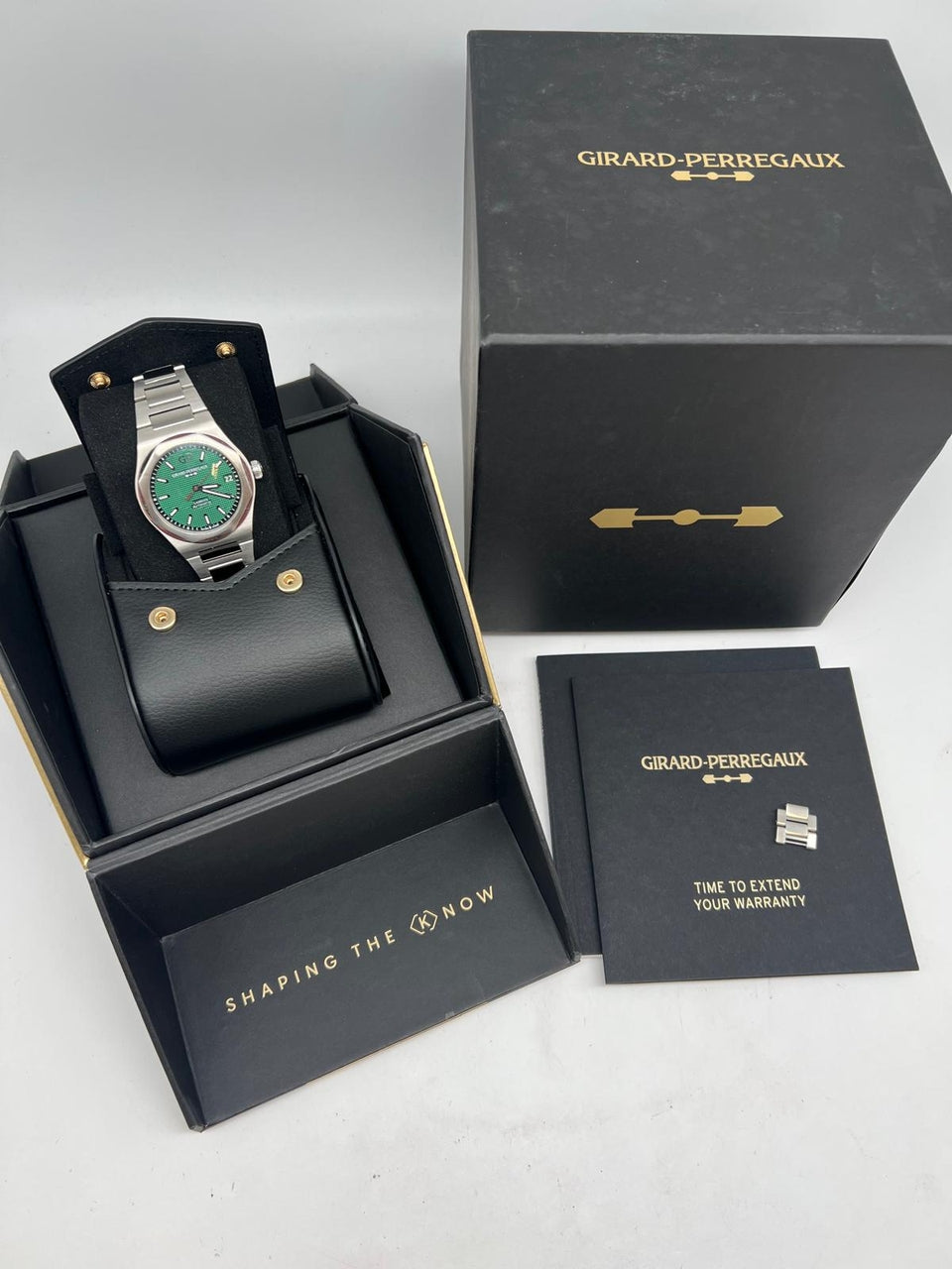 Girard Perregaux Laureato 42mm Automatik  81010113153-1CM Box + og. Papiere