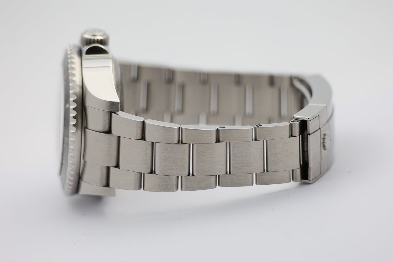 Rolex Sea-Dweller Deepsea Automatik Herrenuhr Stahl 44mm 126660 - Detailansicht 3