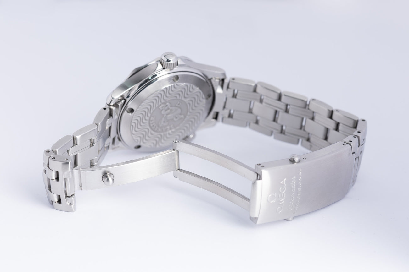 Omega Seamaster Diver 300m Quarz 36mm  25618000 - Detailansicht 8