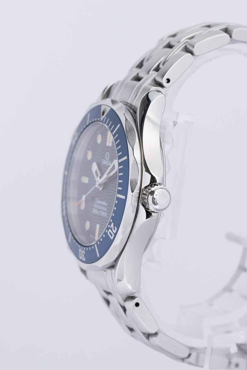 Omega Seamaster Diver 300m Quarz 36mm  25618000 - Detailansicht 2