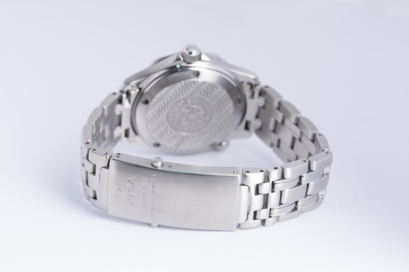 Omega Seamaster Diver 300m Quarz 36mm  25618000 - Detailansicht 7
