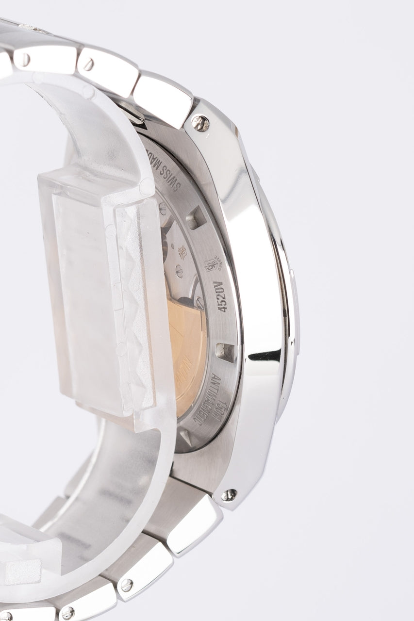 Vacheron Constantin Constantin Overseas Automatik Herrenuhr 4520V - Detailansicht 4