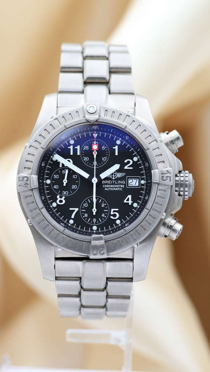 Breitling Avenger Chronograp Automatik Titanium E13360 Box + og. Papiere