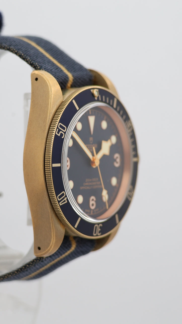 Tudor Black Bay Bronze Bucherer 79250BB - Detailansicht 7
