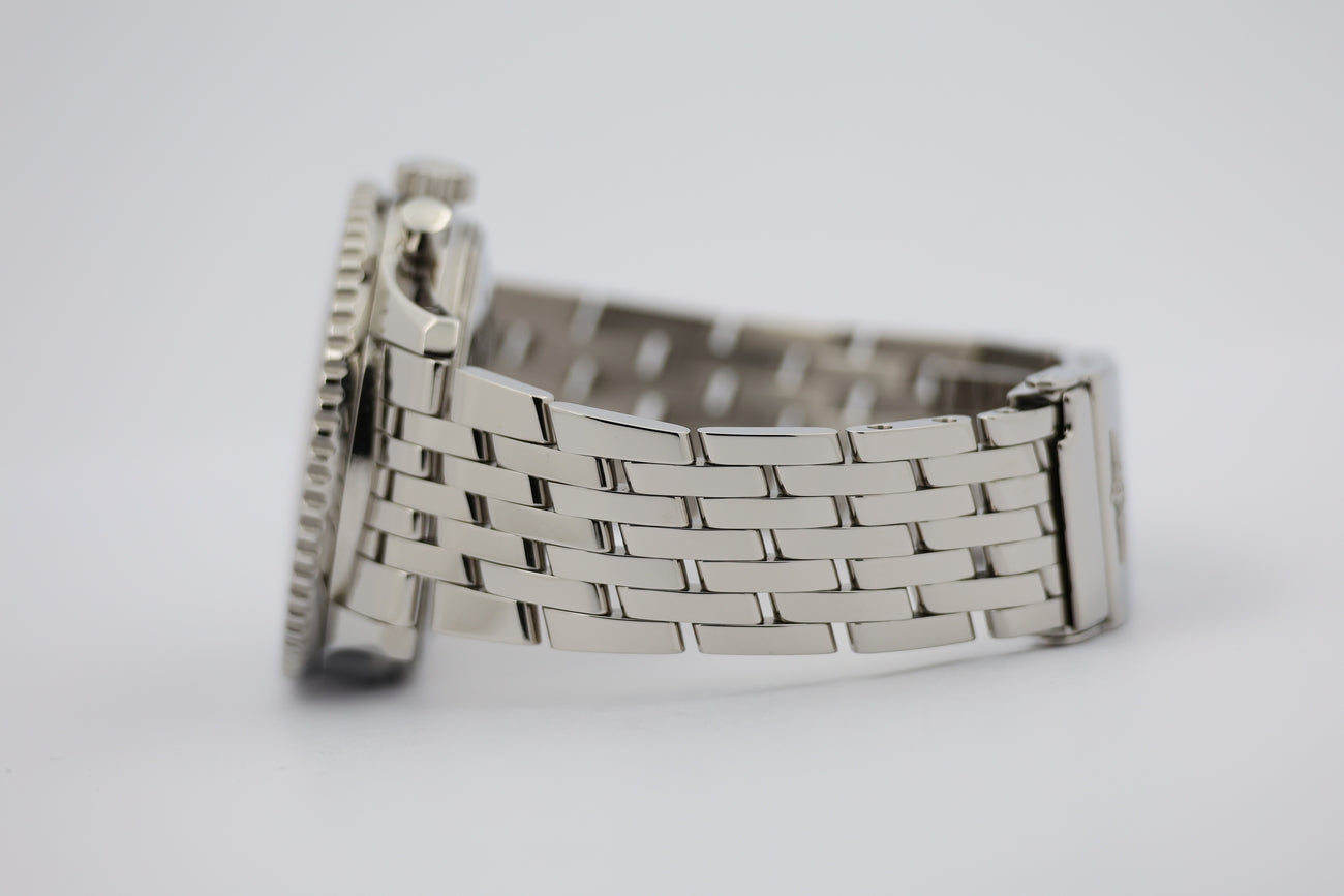 Breitling Navitimer 42mm Automatik Herrenuhr A23322 - Detail view 3