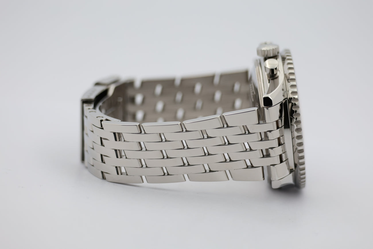 Breitling Navitimer 42mm Automatik Herrenuhr A23322 - Detail view 4