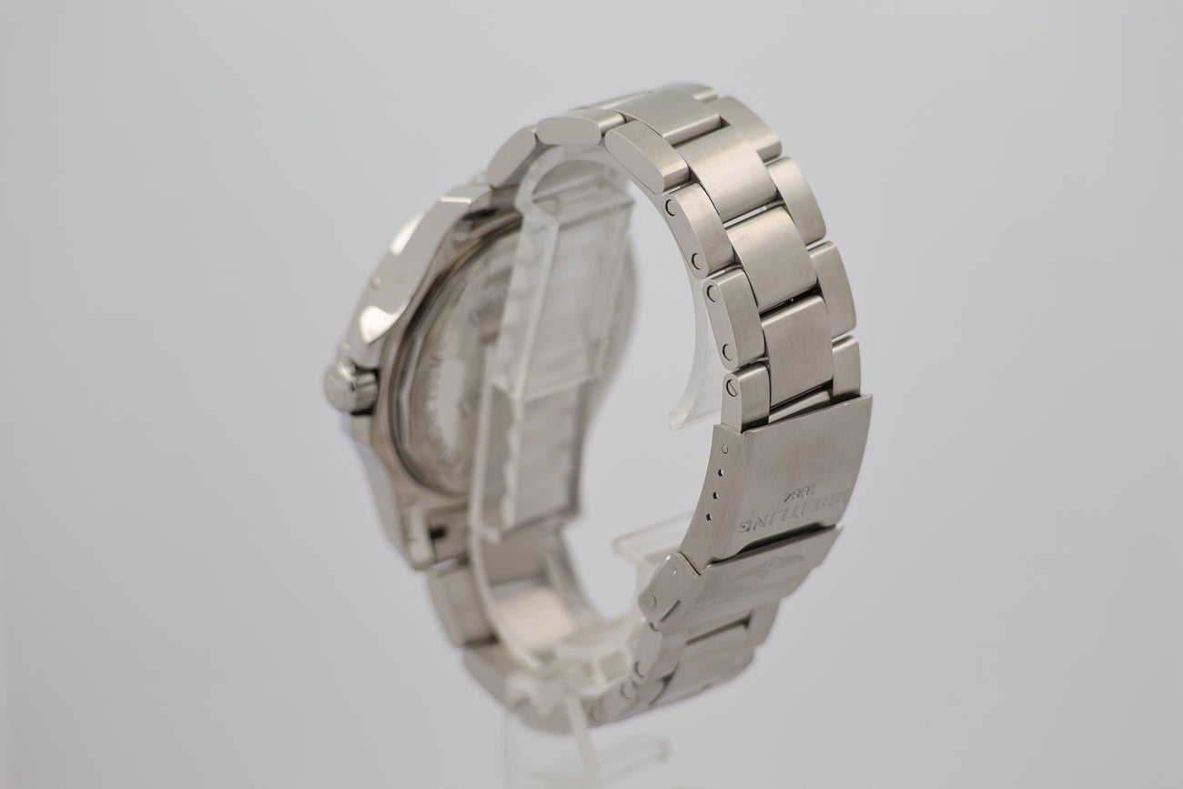 Breitling Colt 44 Automatik Herrenuhr Schwarz A17388 - Detail view 2