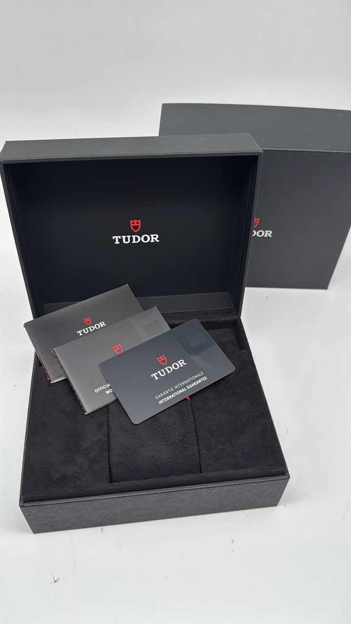 Tudor Black Bay Fifty Eight 39mm Automatik Herrenuhr 79030N - Papiere und oder Lieferumfang