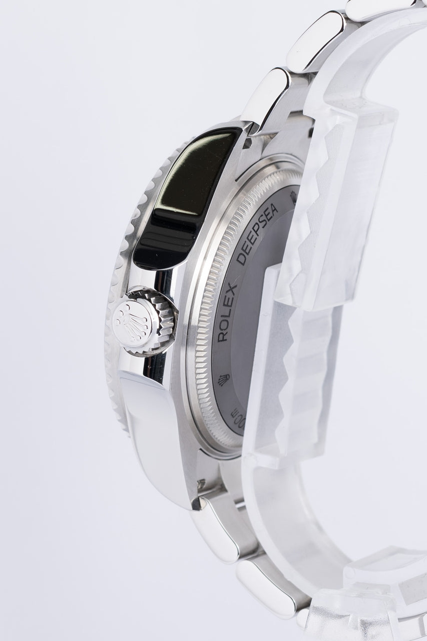 Rolex Sea-Dweller Deepsea 44mm Automatik Herrenuhr 136660 - Detailansicht 3