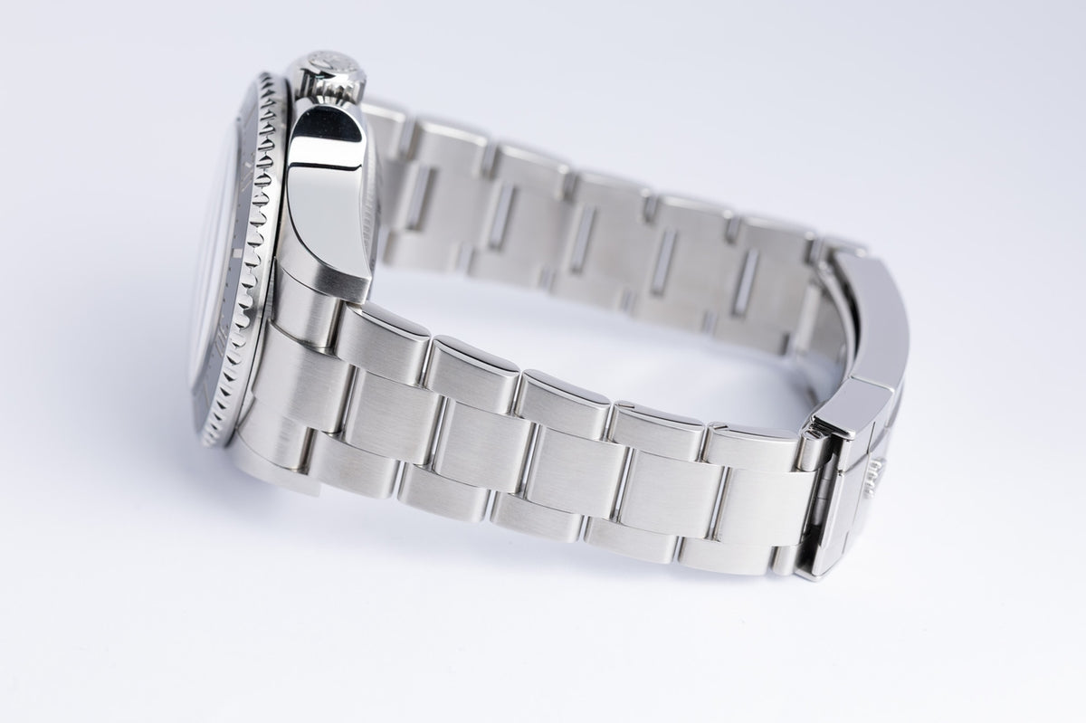 Rolex Sea-Dweller Deepsea 44mm Automatik Herrenuhr 136660 - Detailansicht 6