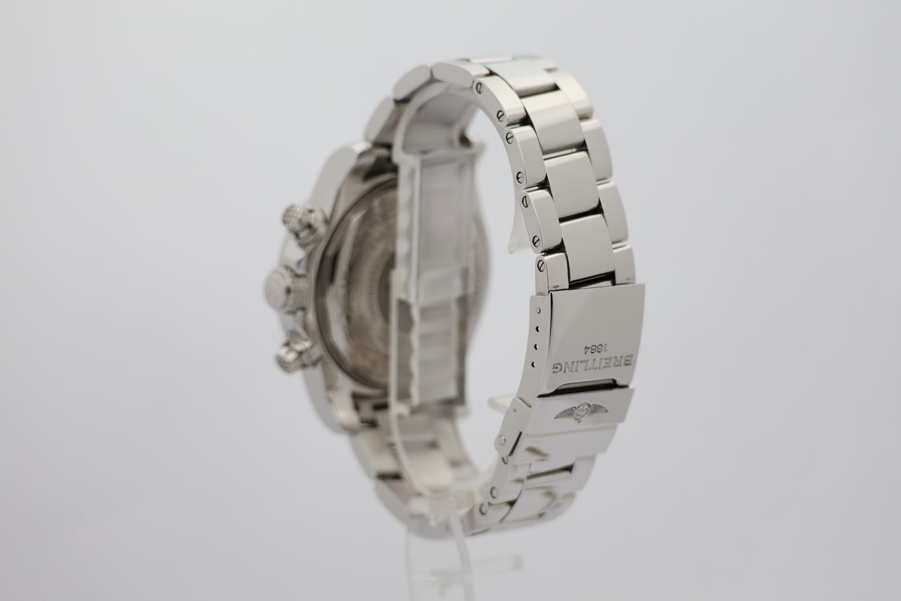 Breitling Avenger II Automatik 43mm A13381 - Detail view 2