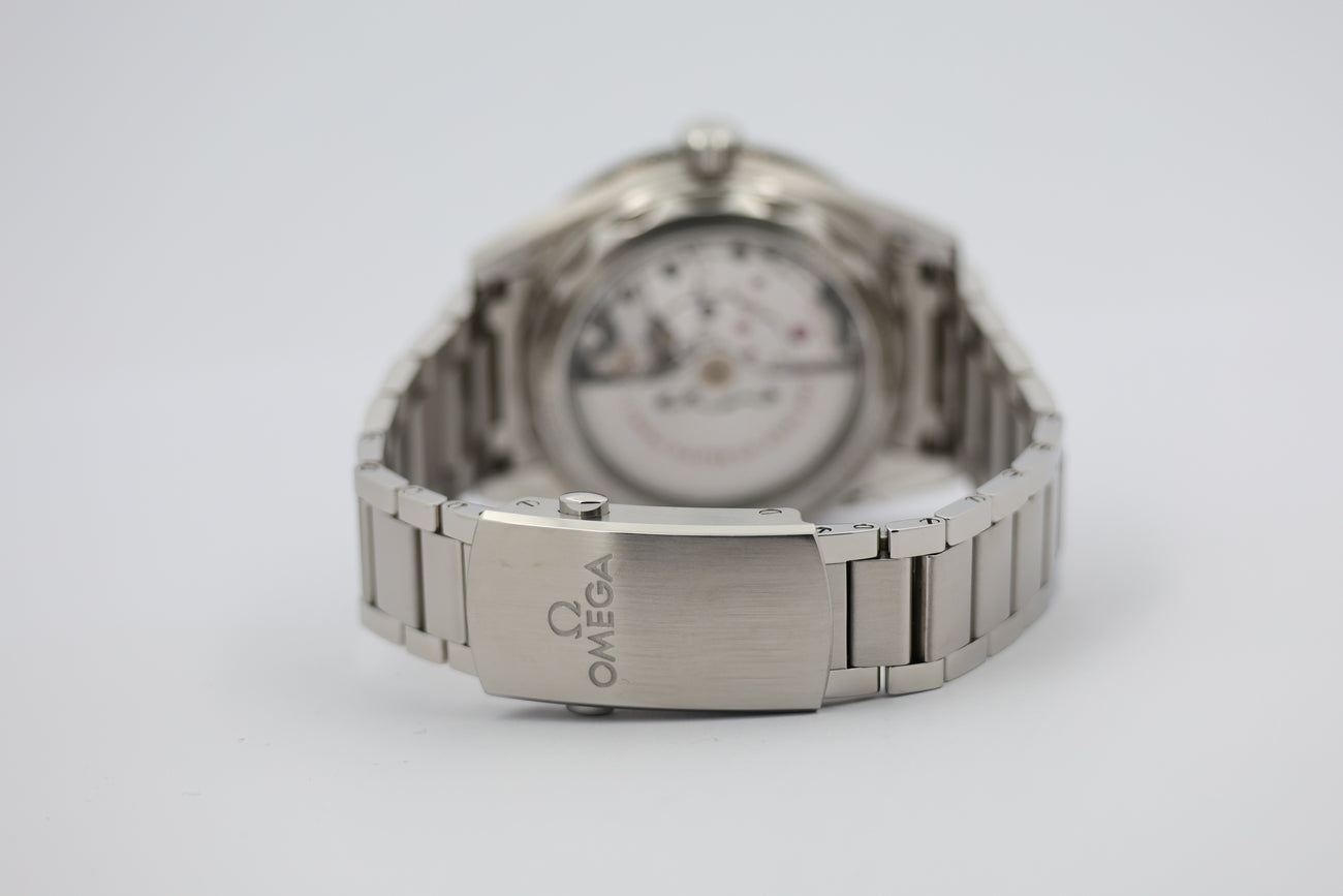 Omega Seamaster 300 Automatik Herrenuhr Blau 23430412103001 - Detail view 5